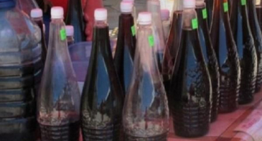 Je možné skladovat víno v plastových lahvích, pravidla a vlastnosti